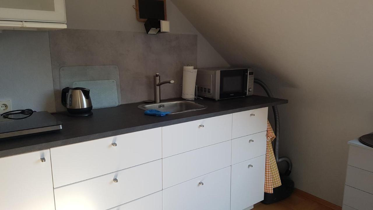 Nettes Appartment In Langenhagen ハノーファー エクステリア 写真