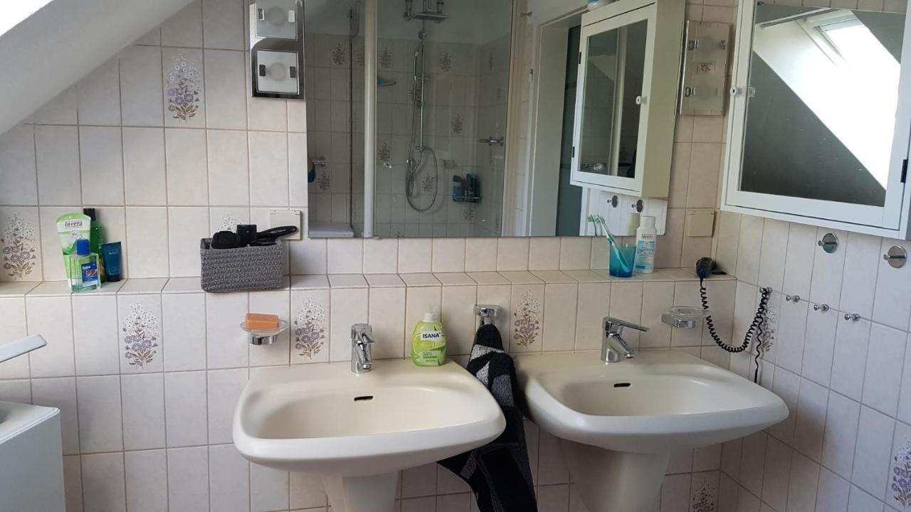 Nettes Appartment In Langenhagen ハノーファー エクステリア 写真