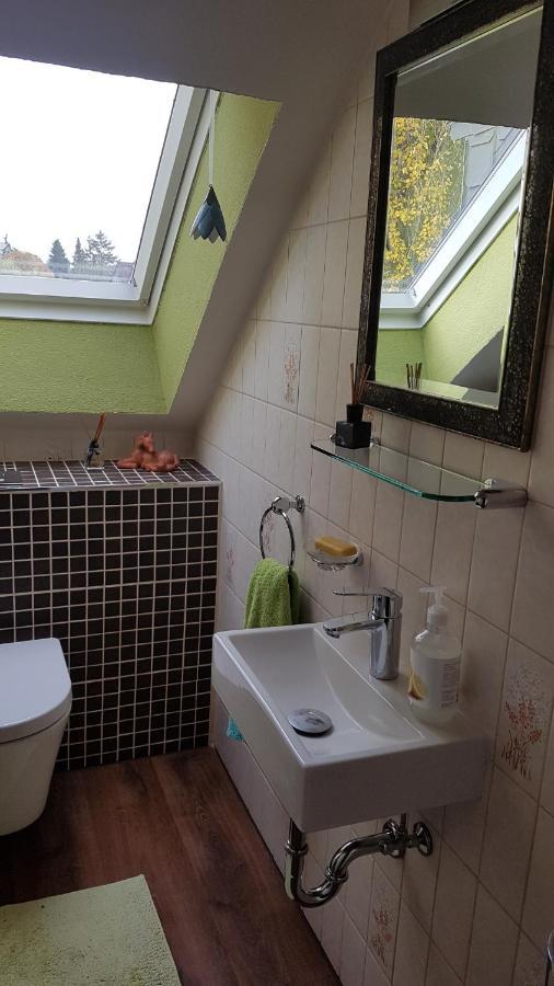 Nettes Appartment In Langenhagen ハノーファー エクステリア 写真